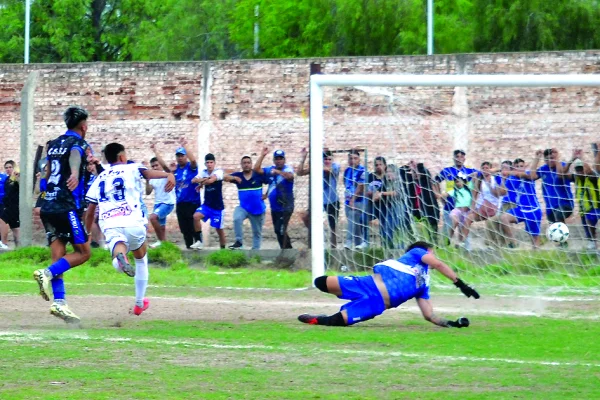 Vélez se impuso ante San Francisco en el clásico de la Quebrada