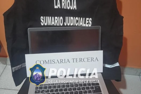 Compró una Netbook robada y la tuvo que devolver a la Policia