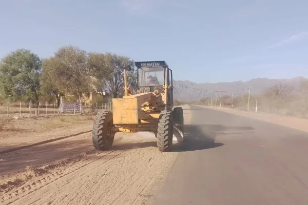 Tras las lluvias, Vialidad Provincial continúa con trabajos en toda la provincia