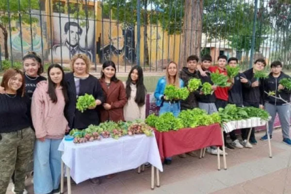 Colegio Secundario de Guandacol mostró el trabajo de su huerta