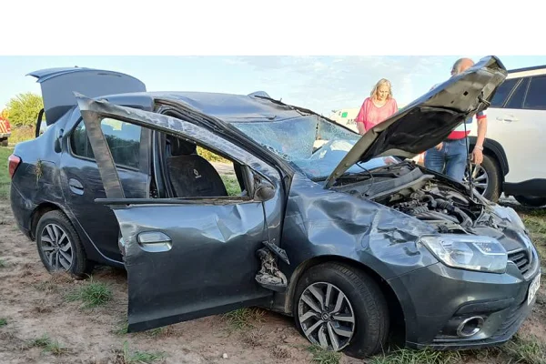 Una mujer salió ilesa tras volcar con su auto en Ruta 38