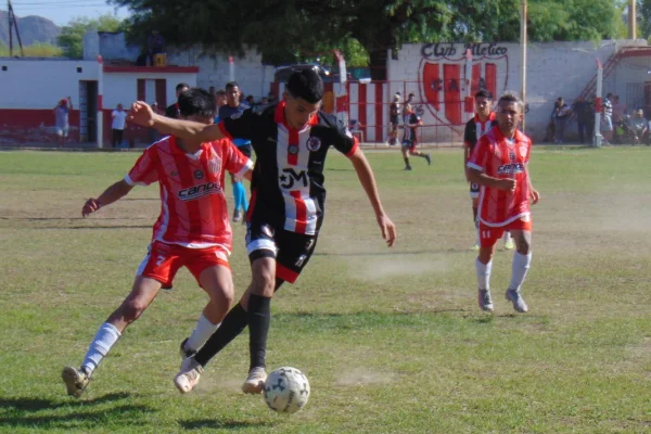 Los Andes goleó a River de Chepes en casa y se recupera