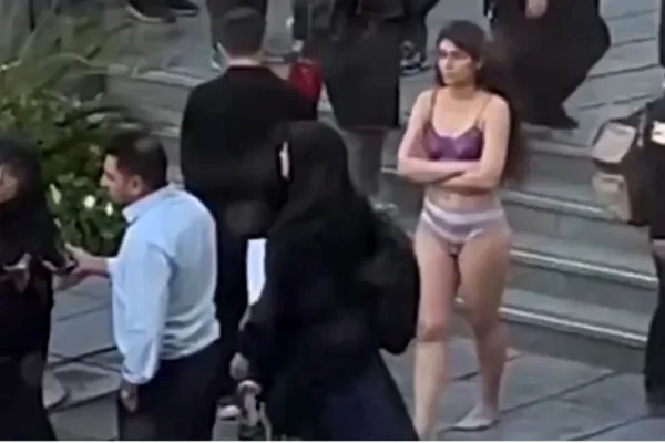 Estudiante desafía el acoso en Irán: se quita la ropa y es arrestada