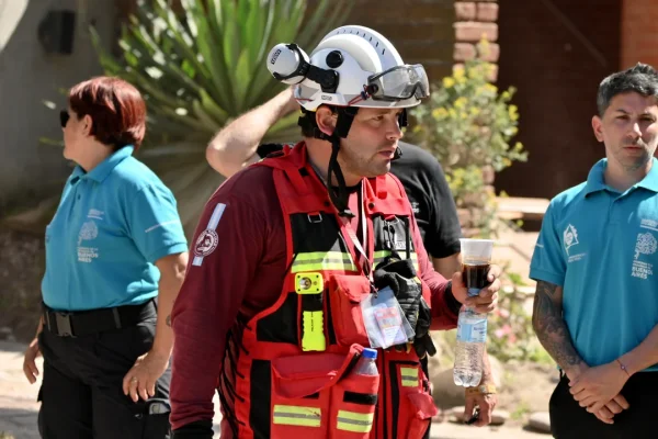 Se complican las tareas de rescate en el derrumbe de Villa Gesell por fuertes tormentas