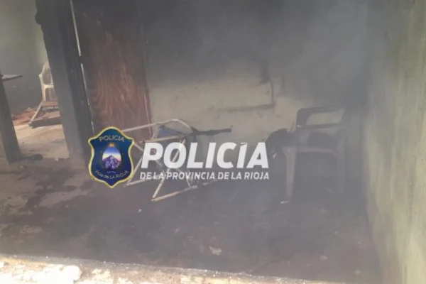 Incendio en una casa dejó daños materiales