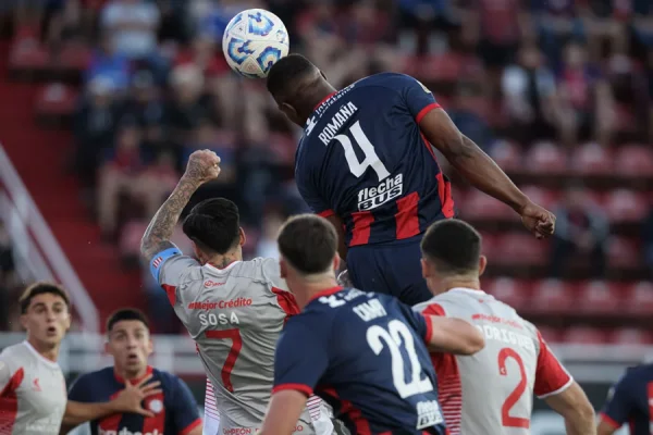 San Lorenzo empató con Estudiantes  y quedó muy lejos de las copas