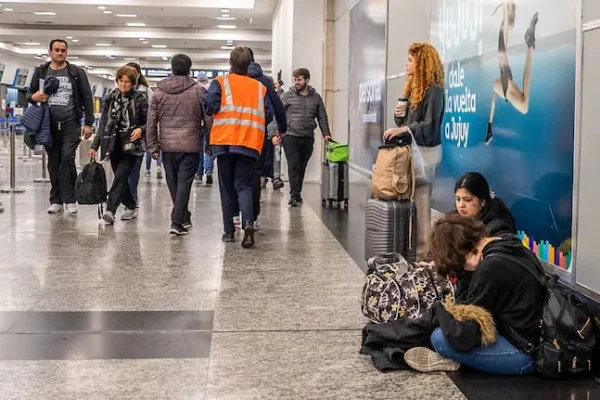 El Gobierno echó a 15 empleados de Intercargo por el paro sorpresivo en Aeroparque y Ezeiza