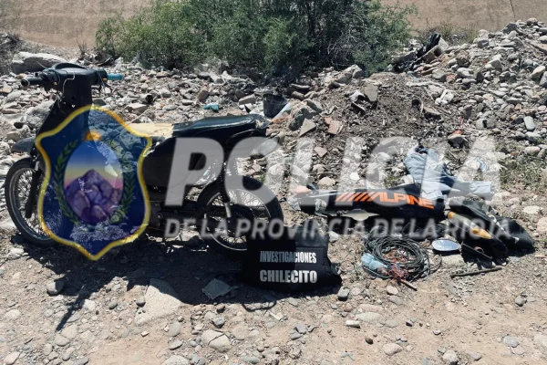 Recuperan una motocicleta que había sido robada y luego abandonada en un basural