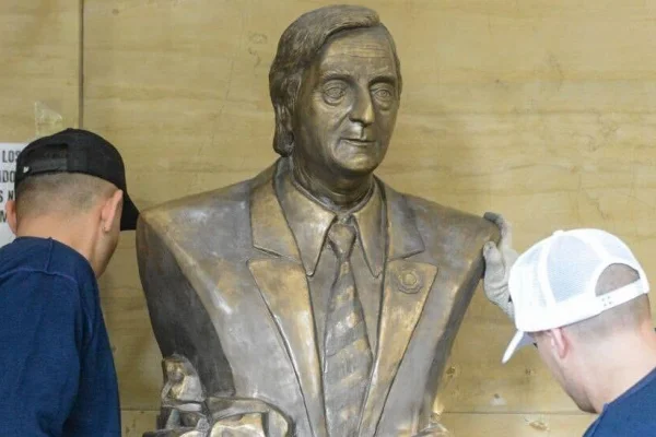 El Gobierno retiró el busto del expresidente Néstor Kirchner de una oficina de la ANSES