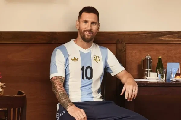 Argentina presentó su nueva camiseta retro: cuánto sale y cómo conseguirla