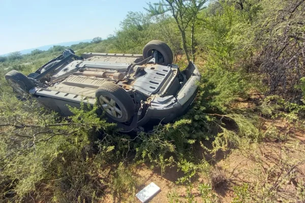 Trágico vuelco dejó tres muertos y dos heridos