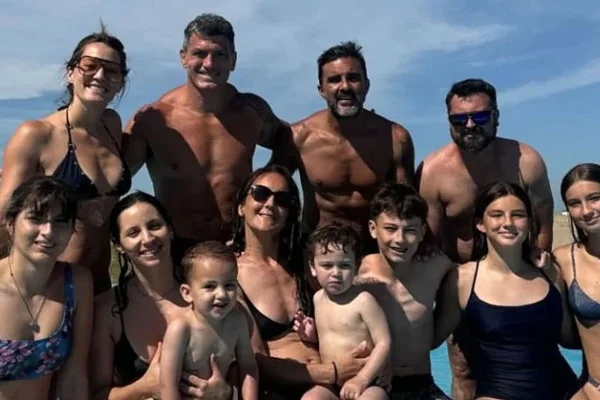 Mica Viciconte y Fabián Cubero reunieron a sus familias y compartieron un soñado viaje