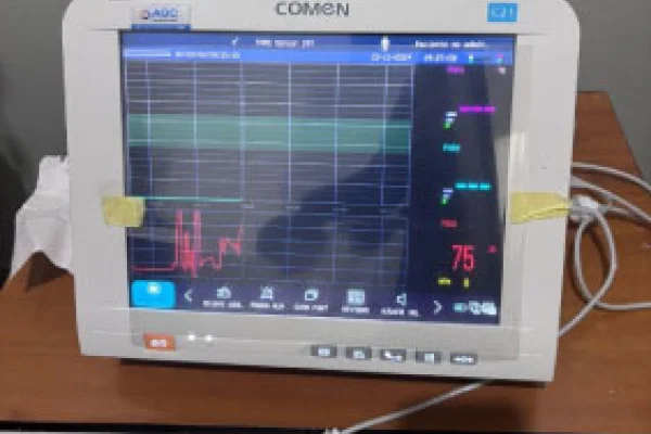 El Hospital Herrera Motta recibió moderno monitor fetal