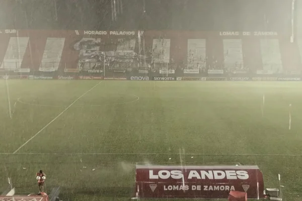 El encuentro entre Los Andes y Armenio  fue suspendido por tormentas eléctricas