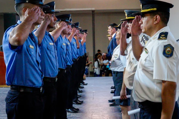 Nuevos agentes policiales egresaron de las Escuela de Cadetes de Chepes y Chilecito