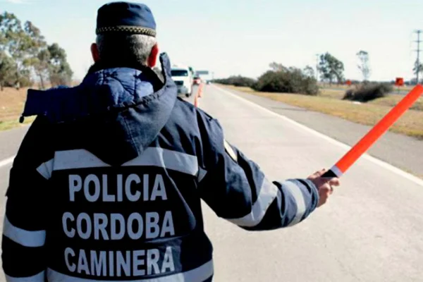 Alerta por estafa en Córdoba: simula ser un link oficial para pagar multas de la Policía Caminera