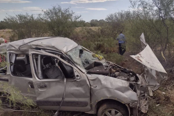 Una familia tucumana resultó ilesa tras volcar en Ruta Nº 150