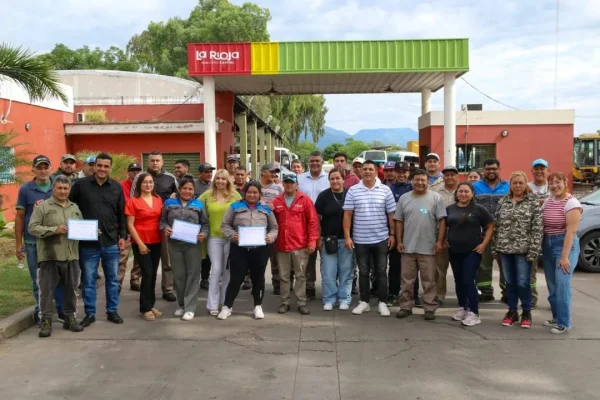 Trabajadores municipales se capacitaron sobre el uso responsable de redes sociales