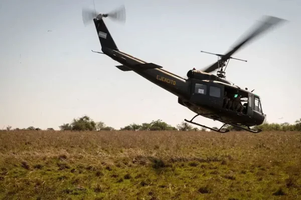 Cayó un helicóptero con cinco soldados, pero solo sufrieron heridas leves