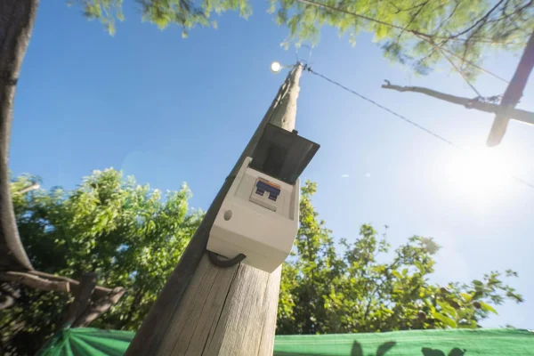 Inauguración de obra de electrificación rural en Tuani