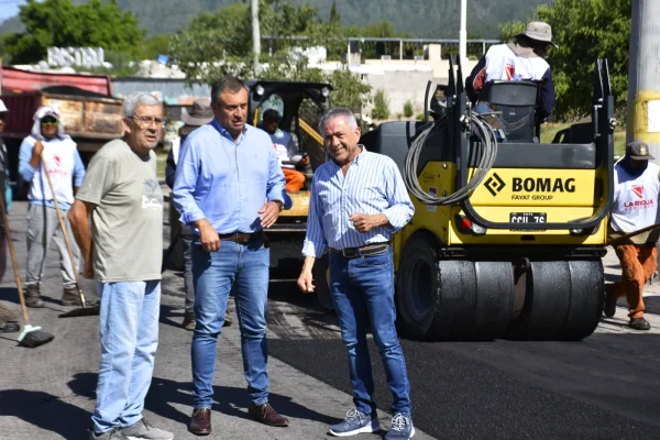 El Municipio continúa con el bacheo extendido en avenida San Francisco