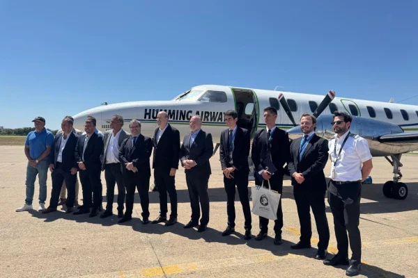 Con la presencia de Sturzenegger y Scioli, se realizó el vuelo inaugural de la ruta aérea Villa María-Venado Tuerto-Aeroparque