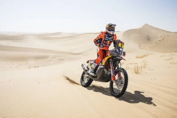 Dakar: En Motos, Daniel Sanders mantiene la vanguardia