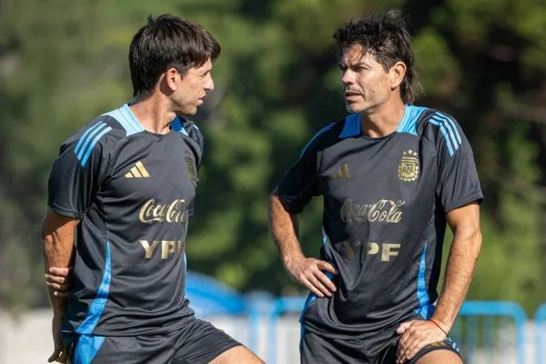 La Selección argentina Sub 20 comenzó su viaje hacia Venezuela para disputar el Sudamericano