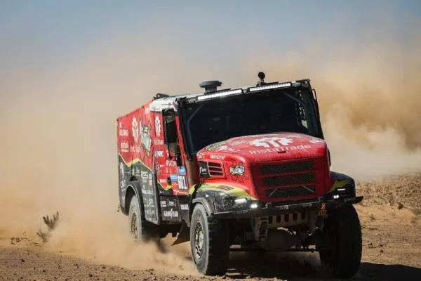 Loprais aceleró con su camión en la 9ª etapa del Dakar 2025