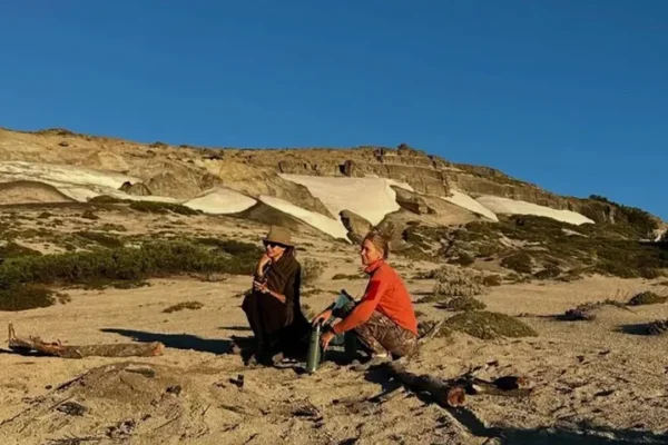 Denuncian que Juliana Awada acampó e hizo un fogón en un área prohibida del Parque Nacional Nahuel Huapi