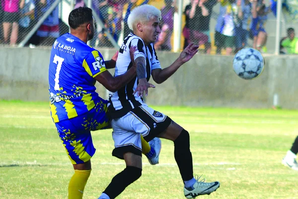 Defensores y San Vicente se enfrentan en la segunda final