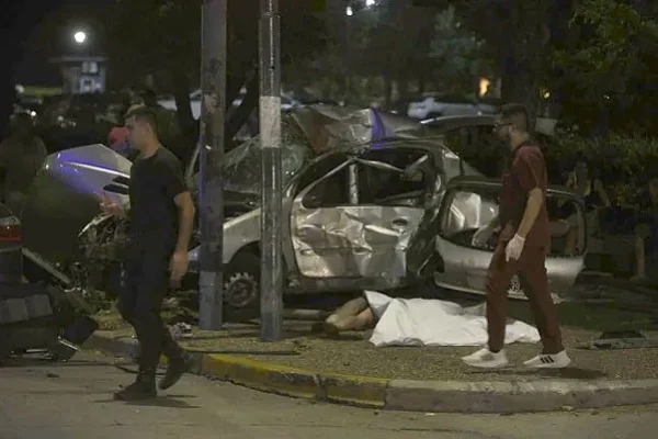 Impactante siniestro vial en Rosario: dos muertes y una menor herida