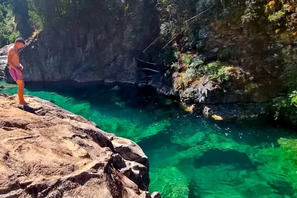 Escapada a un refugio patagónico rodeado por montañas, ríos y cipreses: precios, itinerario y cómo llegar