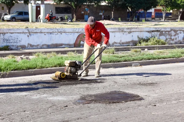 Continúa el plan intensivo de bacheo en Capital