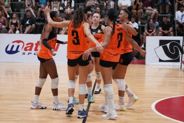 Las Naranjitas ganaron en La Plata y sumaron su tercera victoria