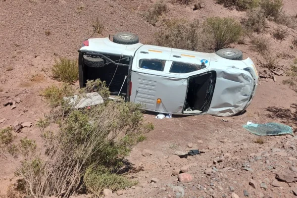 Volcó una camioneta y dejó un herido en Guandacol