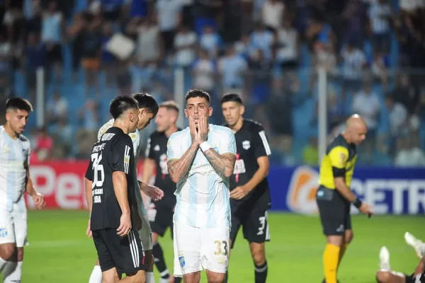 Riestra goleó en su visita a Atlético Tucumán