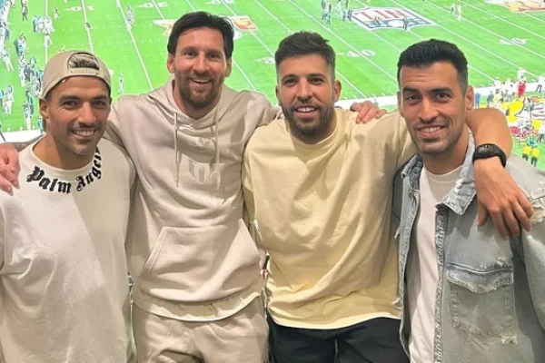 No solo Lionel Messi: Luis Suárez, Sergio Busquets y Jordi Alba fueron juntos al Super Bowl de Nueva Orleans