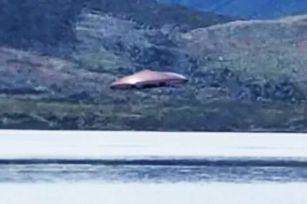 Turistas aseguran haber visto un OVNI sobre el Canal Beagle