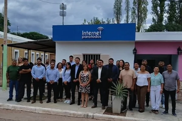 Autoridades celebraron el aniversario de Campanas