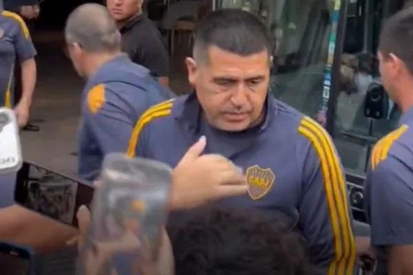 El gran gesto de Juan Román Riquelme en la llegada de Boca a Perú