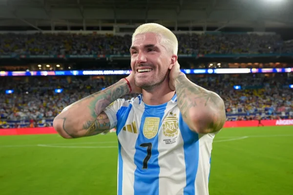 “A veces hay miradas que ya hablan”: la confesión íntima de Rodrigo De Paul sobre la Selección argentina