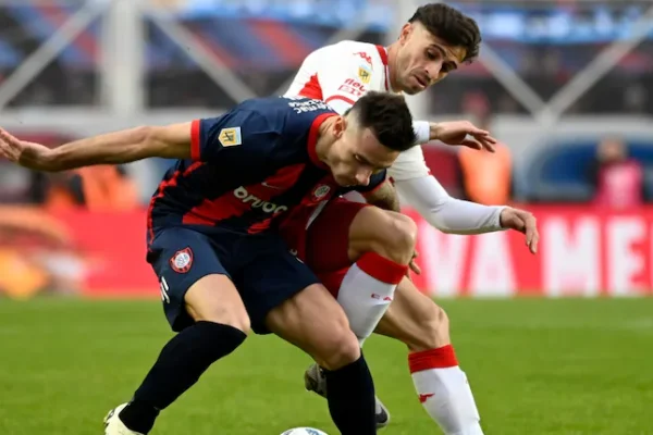 Huracán y San Lorenzo se enfrentan en el Ducó en un clásico que busca romper la racha de empates