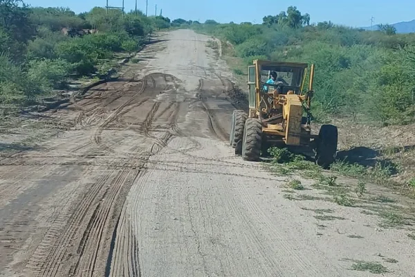 Vialidad Provincial trabaja en Famatina tras la crecida de ríos