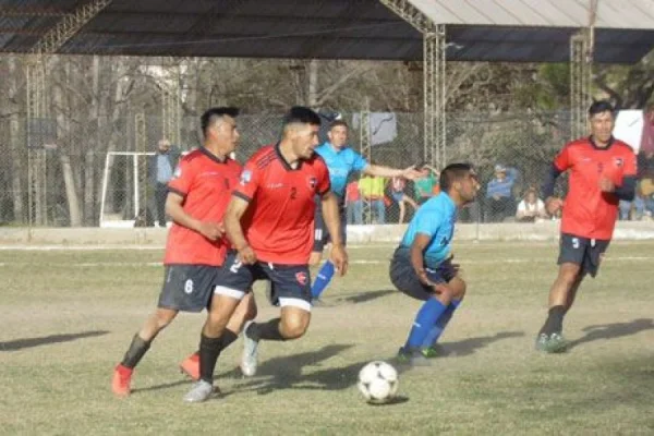 Newell’s ganó el clásico y acaricia el Clausura