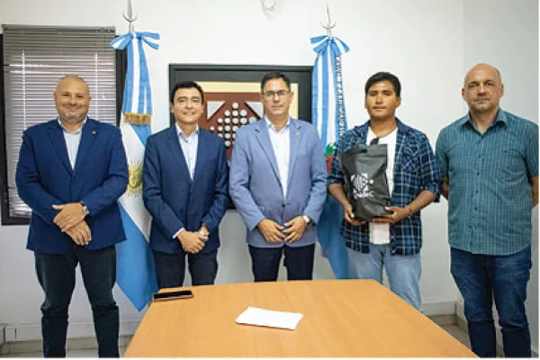 Estudiante de Perú llega a la UNDeC por el programa CRISCOS