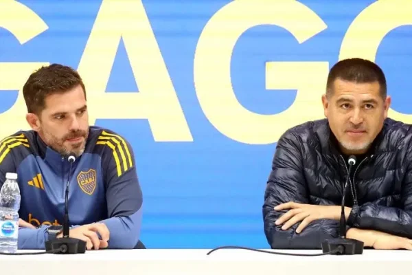 Riquelme se reúne con Gago: horas decisivas para el futuro del técnico de Boca