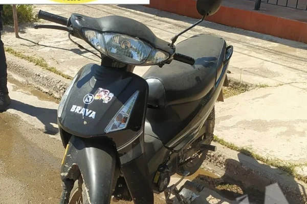 La policia recuperó una motocicleta y varios elementos en la capital