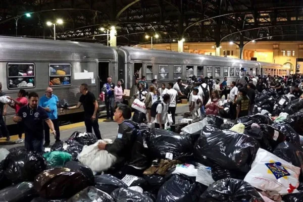 El Tren Solidario partió hacia Bahía Blanca con toneladas de donaciones para los afectados por el temporal