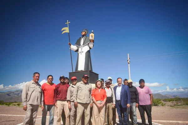 Quintela visitó obras en Pituil